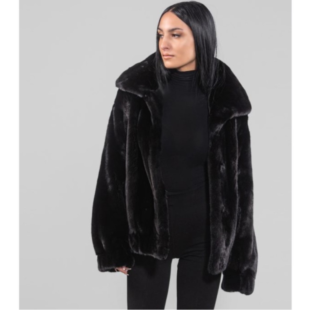 Vtg Women's Black Faux Fur Jacket- gorgeous